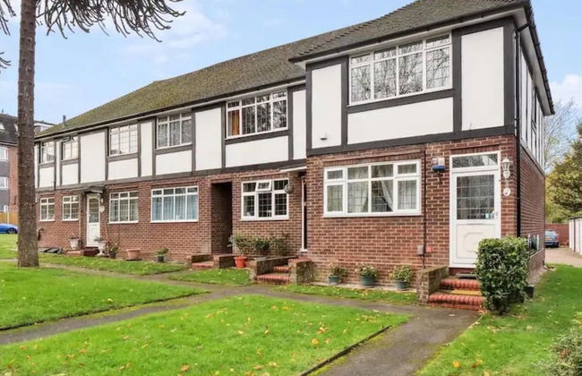 Lovely 2 Bedrooms Flat in South Sutton - Foto 1