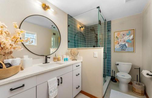 All King Beds & TVs in Every Room, Perfect for Large Groups - Foto 8