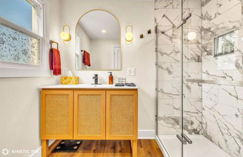 Sleeps 10 + Coffee bar + Game Room + Train to CHGO - Foto 34