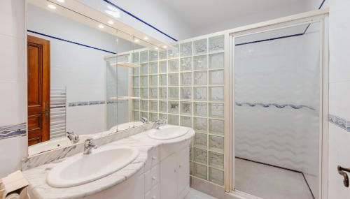 Aile château de Saint-Sarnin pour 10 personnes avec piscine - Foto 2, Shower