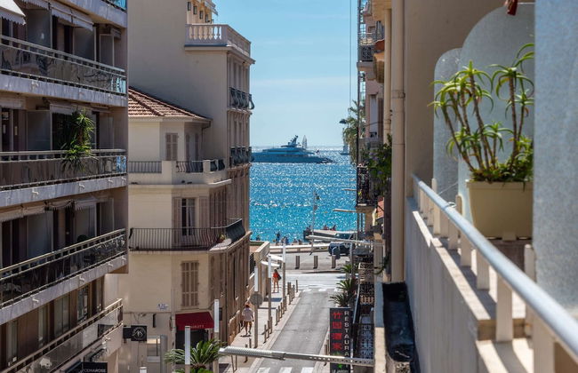 Large Studio Apartment With Terrace and sea View - Photo 1