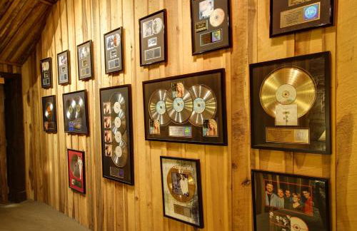 Whimsical Gatehouse at Dark Horse Estate - Foto 7