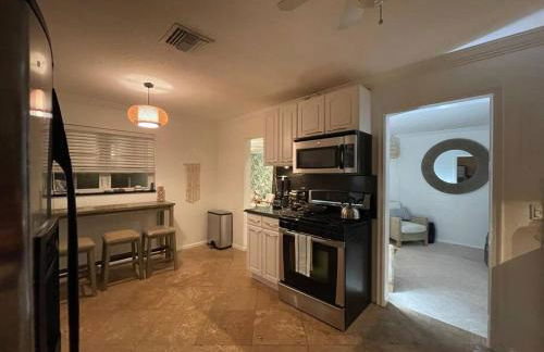 Hot tub, tiki bar, outdoor shower, near Intercoastal Waterway! - Foto 13