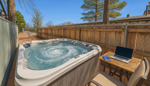 NEW I Mountain Views I Hot Tub I Lawn Games I Patio I BBQ - Foto 3