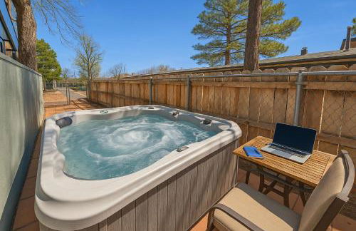 NEW! HUGE 5BR Mountain Views Game Room Hot Tub Lawn Games BBQ - Photo 1