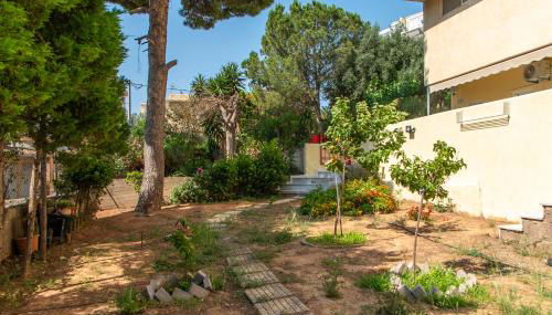 Domelia's Blue Bay Haven near Rafina port - Foto 4, Garden, Garden view