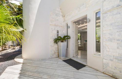 Luxury Villa with Pool, BBQ & Garden in Vouliagmeni - Foto 64