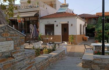 Mary's Traditional home - Photo 10