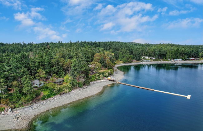 Cove Cottage by Avantstay Waterfront Views + Spa - Photo 32