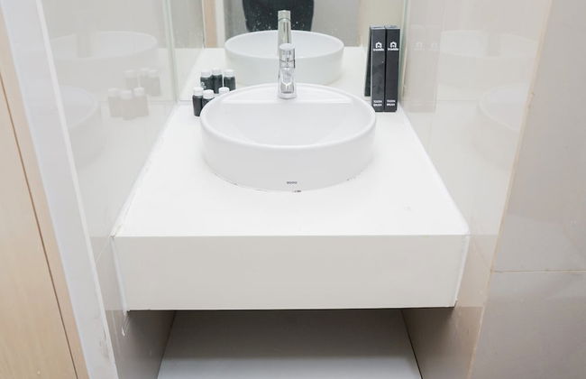 Clean and Tidy Studio Room at Tree Park Apartment - Foto 11