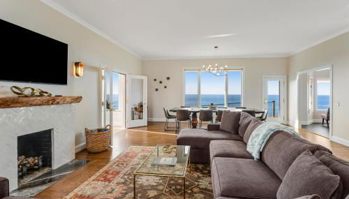 Oceantfront Estate with Luxury Kitchen & Game Room - Foto 3