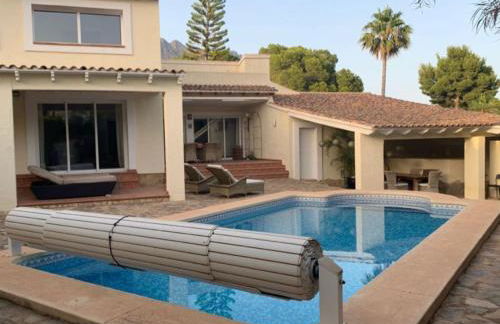 Villa pareada con piscina privada - Foto 1