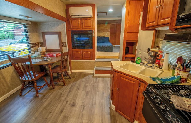 Kozy Haven Log Cabin Rentals - Foto 36