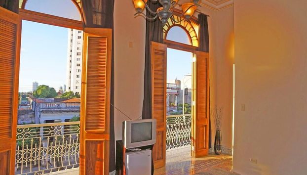 Apartment in Havana with garden - Photo 3