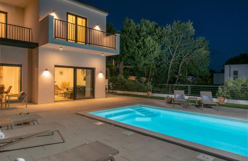 Villa Nacle with Heated Pool and Large Playground near Omis and Split - Photo 46