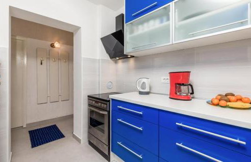 3 Bedroom Cozy Apartment In Viskovo - Foto 19