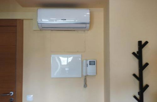 Duplex con terraza y vistas a la montaña internet aire acondicionado frente a piscinas públicas - Foto 9