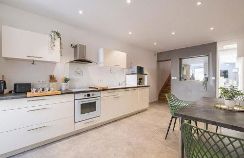 Tys Home, maison spacieuse avec parking - Foto 15