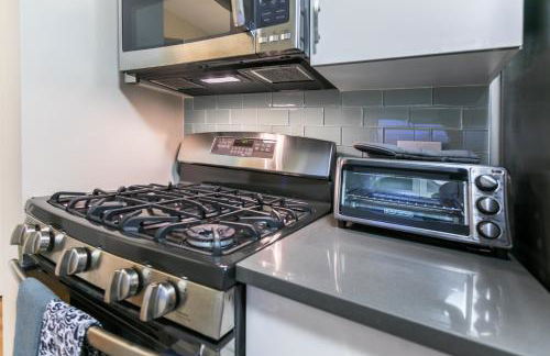 Finest Luxury 1 Bedroom Apartment - Photo 23