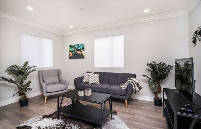 Brand NEW Luxury 3bdr Townhome In Silver Lake - Photo 14