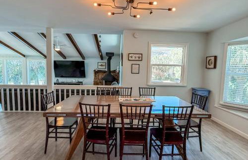 Spacious house- Deep Water Dock Pool Golf Cart Rental available - Foto 28