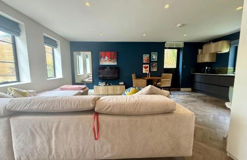 Studio with kitchen nestled lovely wooded cul du sac - Foto 16