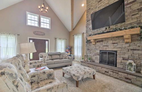 Upstate Hideaway with Hot Tub, 13 Mi to Malone! - Photo 5