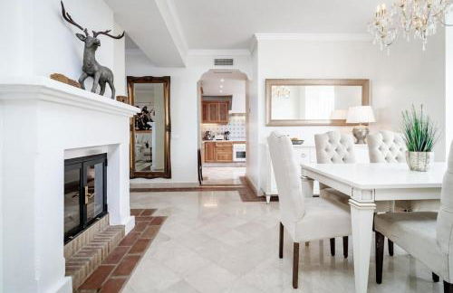 LAP- 3 bed apartment on the beach. Families only - Photo 14