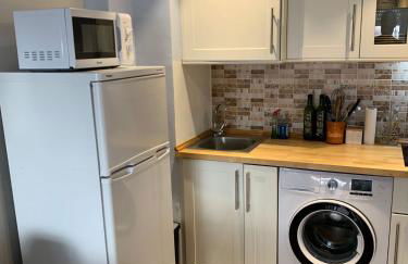 Cosy Apartment in L Escala, 7 mins walk to the closest beach, Riells - Foto 2