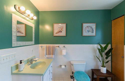 4 Bedroom 2 and a half bath that Sleeps 8 Near it all Ford Telegraph - Foto 24