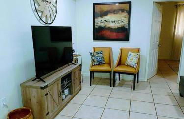 Amazing 5 Bedroom Pool Home - Minimum 28 days Stay Only Great Location! - Foto 39