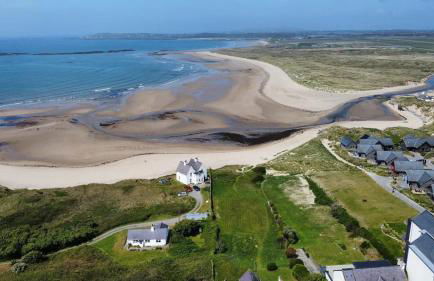 Coastal Boutique Luxury Home With Sea Views - Pass the Keys - Photo 53