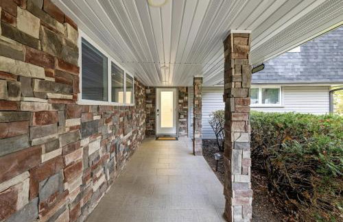 Lake Retreat Hot Tub Game Room Grill - Foto 49