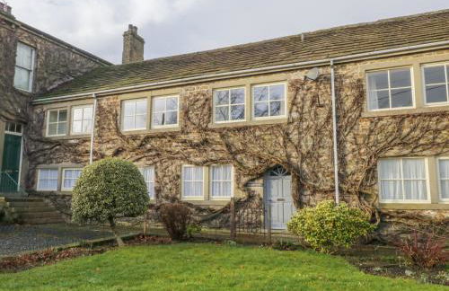 Grange House - Photo 1