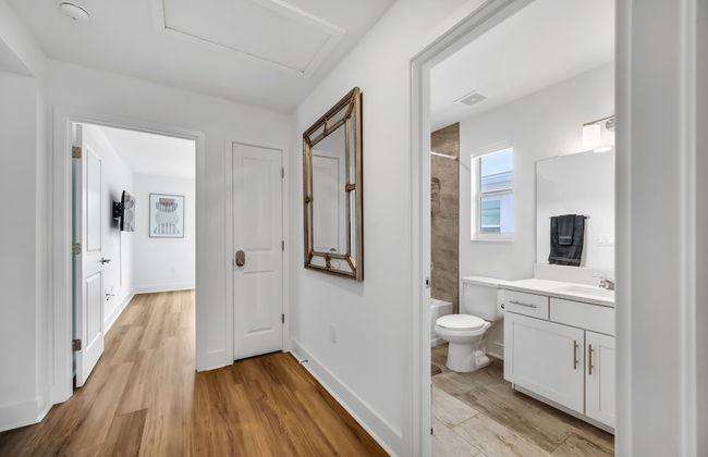 Luxury Home w Heated Pool, Gym, Playground & More! - Foto 29