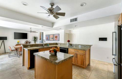 Sunsplash Retreat - Pool with Mountain Views - Foto 19