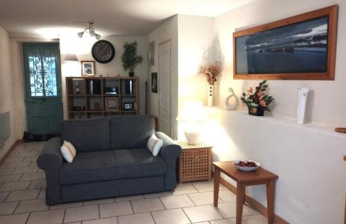 Gîte Déco terrasse ensoleillée et Wi-Fi - Foto 6