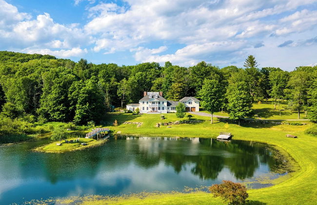 Secluded Berkshires Estate + Private Pond/pool,theater, Gym Sunny Pond - Foto 1
