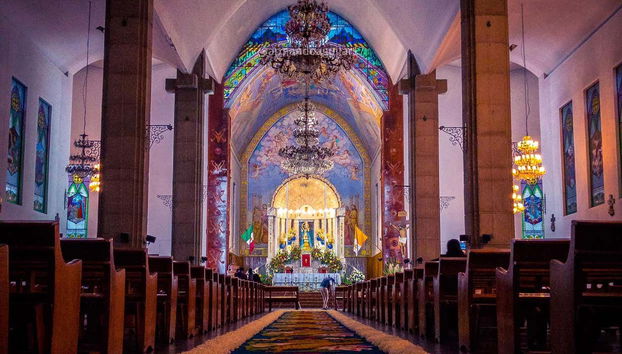 Interior de la basílica