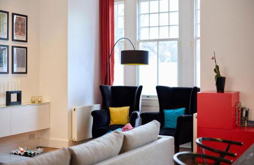 The Clapham Crib - Spacious 4BDR House with Patio - Photo 78