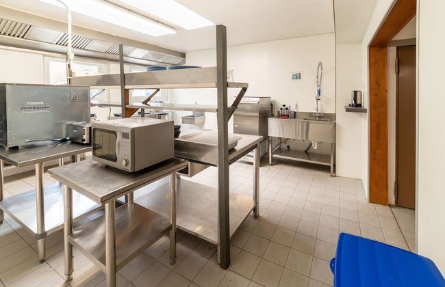 Grosse Gruppenunterkunft im Nationalpark Eifel mit Bar und Terrasse - Foto 39