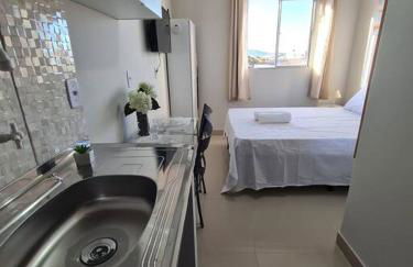 Kitnet303 centro, c linda vista janela, tv smart - Foto 6