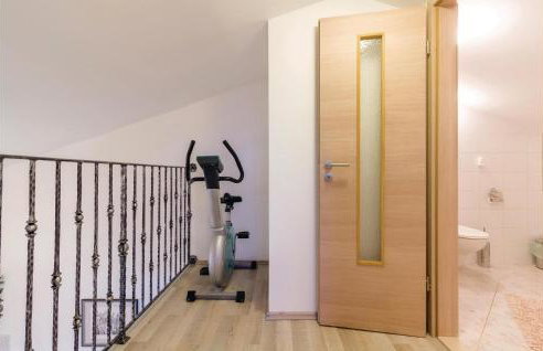 3 Bedroom Beautiful Home In Frkeci - Photo 14