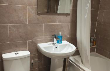 Manchester City Deluxe 4-Bed near Etihad Stadium & C0-0P Arena, Sleeps 9 - Foto 42