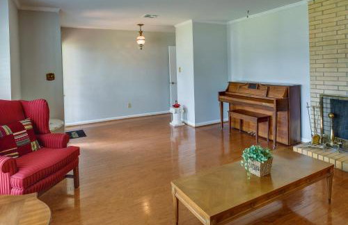 Spacious Downtown Montgomery Home with Yard, Patio! - Foto 4