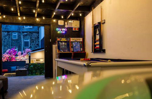 The Secret Garden, Donaghadee - The Hideaway - Stylish 5-Beds, and Lavish 3-Bedrooms - Guests 7 - Super Fast Speed Wi-FI - Foto 24