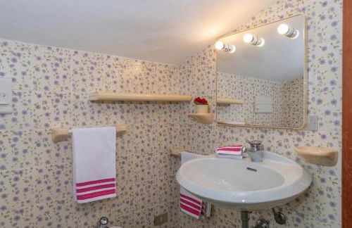 GuestHost - Porto Rotondo Roomy Apartment with Terrace! - Photo 14