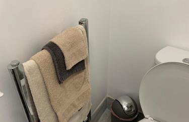 Comfy New Self Contained 1 Bed Flat - Modern! - Photo 5