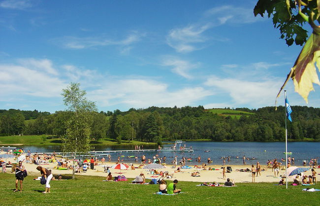 Wooden Chalet With Covered Terrace, on the Edge of a Lake - Foto 10