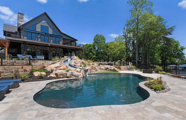 Gray Fox Lodge by Avantstay Waterslide Pool, Theater Sleeps 21 - Foto 66